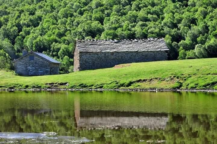 Vut El Refugio Lägenhet Villablino Exteriör bild